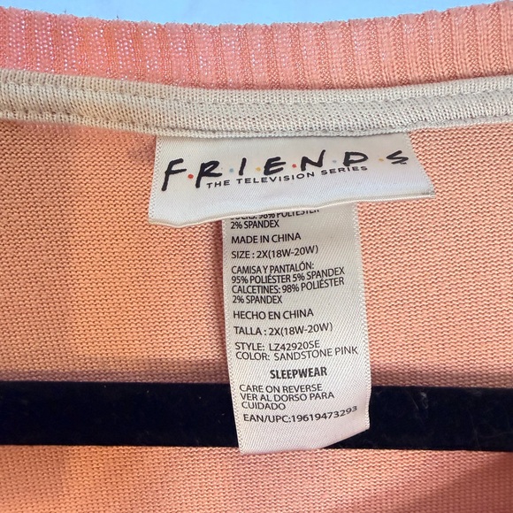 FRIENDS XL Christmas Pajama Set - Picture 2 of 7